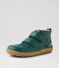 Load image into Gallery viewer, Bobux Barefoot Trek Hi Kids +