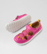 Load image into Gallery viewer, Bobux Alpha Barefoot Rocky Closed Sandal I Walk
