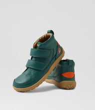 Load image into Gallery viewer, Bobux Barefoot Trek Hi Kids +
