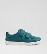 Load image into Gallery viewer, Bobux Grass Court Kids + Trainer
