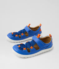 Load image into Gallery viewer, Bobux Alpha Barefoot Rocky Closed Sandal Step Up
