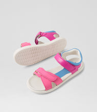 Load image into Gallery viewer, Bobux Dune Sandal I Walk
